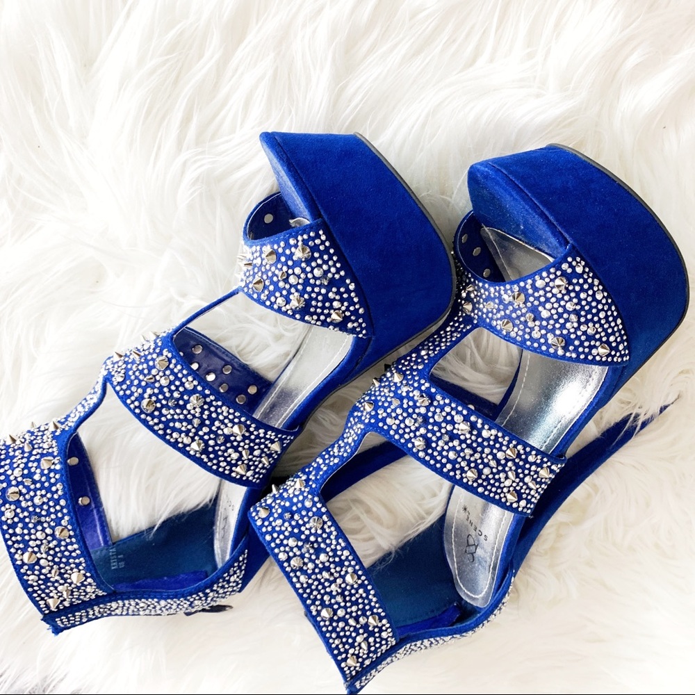 Blue platform heels